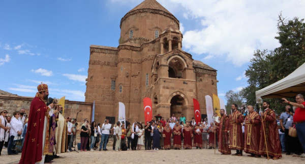 Doğunun Hazineleri Turu Uçak Gidiş Tren Dönüş | Meloni Tur