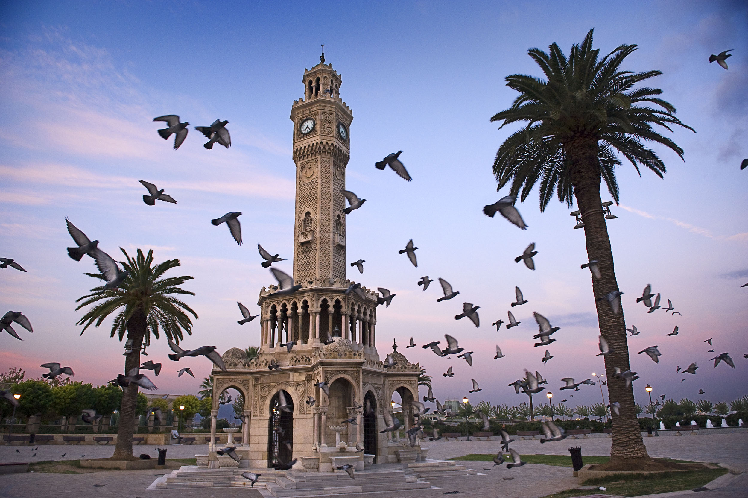 İzmir Gezilecek Yerler Rehberi: İzmir Turu Yapmanın Tam Vakti / Melonitur